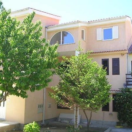 באסקה Apartments Denis מראה חיצוני תמונה